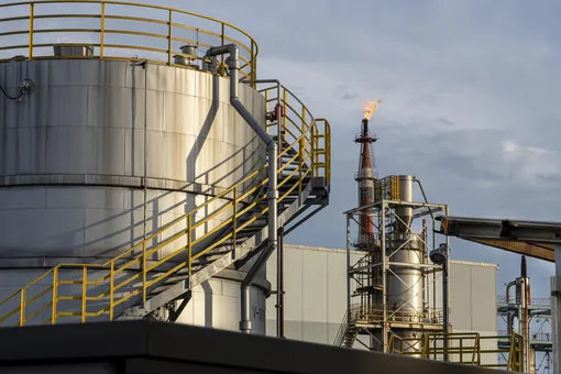 Дроны атаковали крупнейший нефтехимический комплекс России: завод в Тобольске приостановил работу Дроны атаковали крупнейший нефтехимический комплекс России: завод в Тобольске приостановил работу