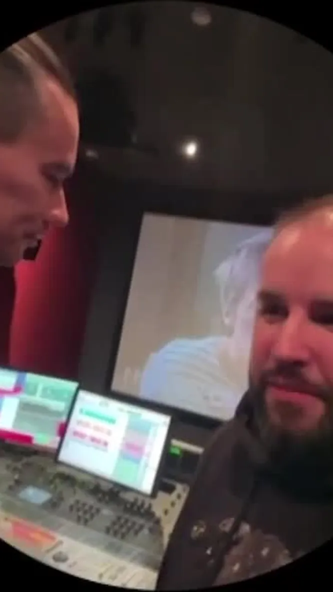 Нажми и смотри