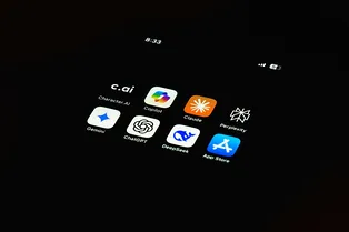 Эту машину уже не остановить: ChatGPT, Gemini и другие нейросети могут запретить в России Эту машину уже не остановить: ChatGPT, Gemini и другие нейросети могут запретить в России