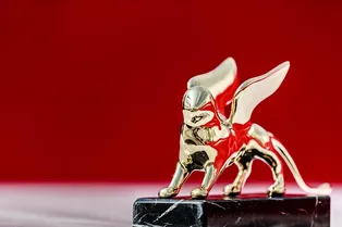 Главный приз Венецианского кинофестиваля неожиданно присудили Джиму Джармушу: о чем его новый фильм