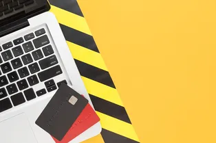 Новая атака на мошенников и появление передвижных аптек: какие законы примет Госдума после новогодних праздников