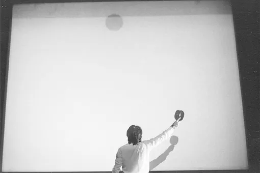 Кадр из экспериментального фильма Вали Экспорт «Пинг-понг» (1968)