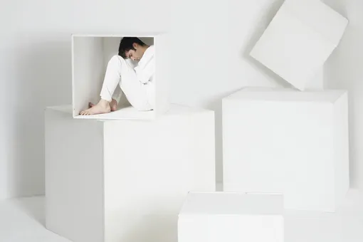 Зумеры массово ложатся в психбольницы и хвастаются этим в соцсетях: что такое «дуркинг» и чем он опасен