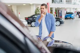 Последний шанс: почему автомобили в России скоро подорожают на миллионы