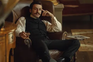 3,5 миллиона зрителей за 48 часов: что известно о новом сериале Netflix «Дом Гиннессов» 3,5 миллиона зрителей за 48 часов: что известно о новом сериале Netflix «Дом Гиннессов»