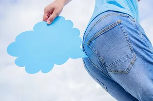 Опасно ли сдерживать газы в кишечнике: 4 вопроса о метеоризме, которые вы стеснялись задать