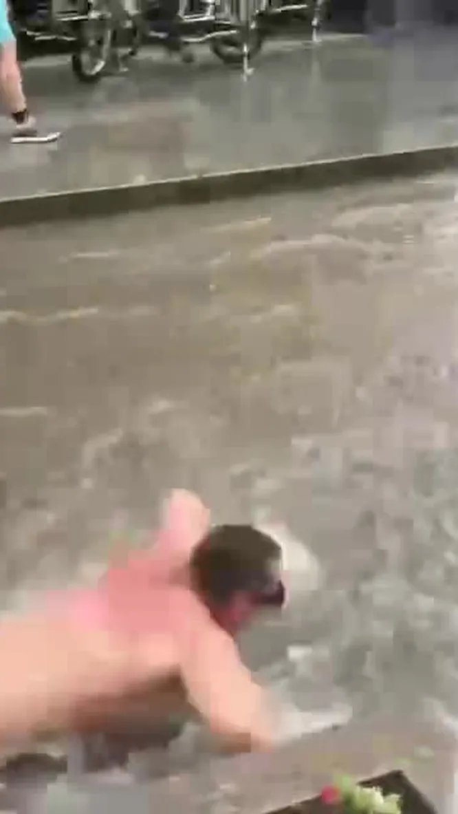 Нажми и смотри