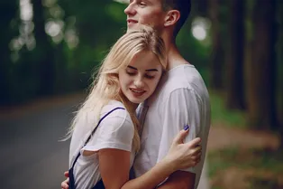 Меньше случайных связей, больше искусственного интеллекта: как зумеры занимаются сексом Меньше случайных связей, больше искусственного интеллекта: как зумеры занимаются сексом