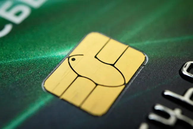 Сбербанк прекратит обслуживание карт Visa и Mastercard: кого затронут изменения