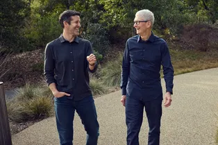 Тим Кук уйдет с поста главы Apple уже в сентябре: кто займет его место