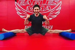 Помните мальчика-качка из 90-х? Брюс Хлебников рвал справочники, а сейчас боксирует с великанами Помните мальчика-качка из 90-х? Брюс Хлебников рвал справочники, а сейчас боксирует с великанами