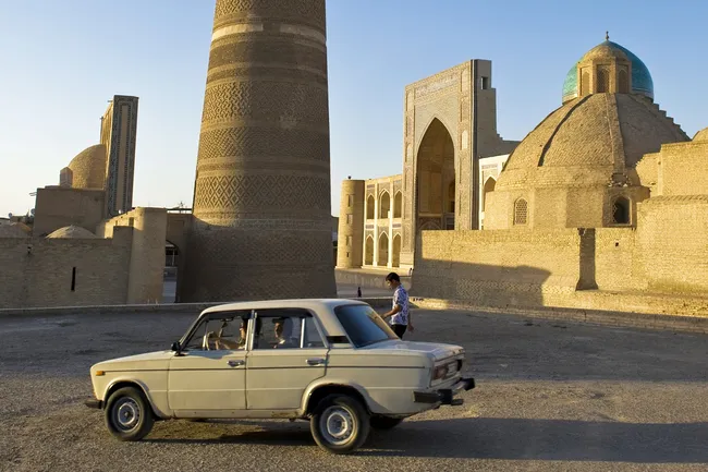 Старше 50 — прочь с дорог: как Узбекистан выводит из обращения старые автомобили