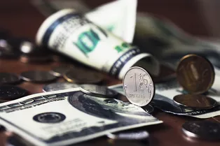 Доллара по 100 не будет: почему аналитики начали пересматривать прогнозы