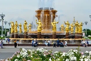 Ядреные ливни и температура выше нормы: какой будет погода в мае в Москве