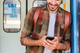 Что будет, если отказаться от проверки смартфона в метро: придется идти пешком