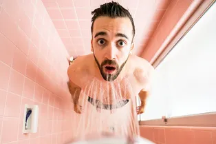 Что будет, если принимать холодный душ 30 дней подряд: максимально честный результат «до и после»