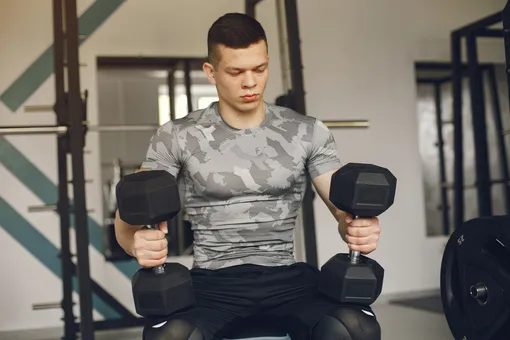 Лучшие упражнения на плечи Лучшие упражнения на плечи