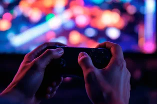 Sony нашла способ заработать на геймерах: в играх для PlayStation появится реклама Sony нашла способ заработать на геймерах: в играх для PlayStation появится реклама