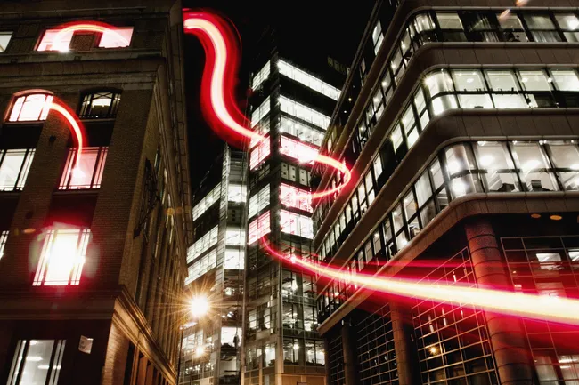 Белые списки в России, арест Дурова и обыски в X во Франции: эпоха свободного интернета закончилась?