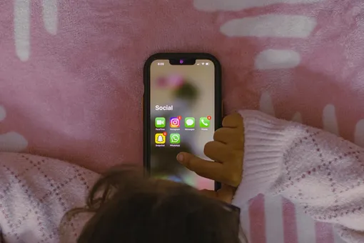 Власти вводят контроль за соцсетями школьников: чаты и активность в сети теперь будут отслеживать учителя Власти вводят контроль за соцсетями школьников: чаты и активность в сети теперь будут отслеживать учителя