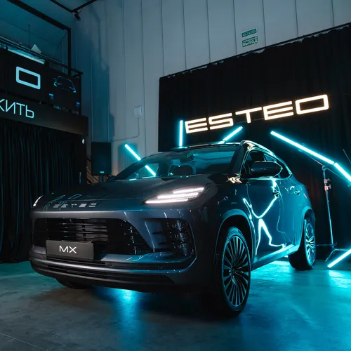 Премьера кроссовера ESTEO, «История игрушек» от Porsche, новая гимбл-камера Insta360: технодайджест MT
