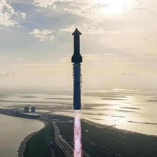 Новый космический успех Маска: SpaceX впервые вывела ракету Starship на орбиту и развернула спутники Starlink