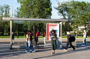 Можно ли останавливать автомобиль на остановке общественного транспорта Можно ли останавливать автомобиль на остановке общественного транспорта