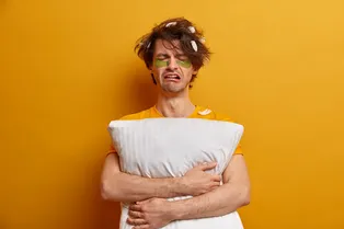 Как стать бодрее после бессонной ночи: попробуйте 4 полезных лайфхака