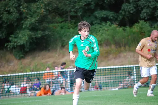 Одна из фотографий юного Тимоти Шаламе, которыми он поделился в соцсетях в честь своего 30-летия