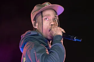 Трэвис Скотт согласен приехать в Россию: он может выступить в Лужниках уже в 2026 году Трэвис Скотт согласен приехать в Россию: он может выступить в Лужниках уже в 2026 году