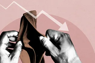 Начали экономить даже на одежде: почему россиянам перестало хватать денег на жизнь