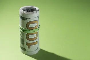 100 рублей за доллар – неизбежность? Эксперт рассказал, как топливный кризис повлияет на курс валют 100 рублей за доллар – неизбежность? Эксперт рассказал, как топливный кризис повлияет на курс валют