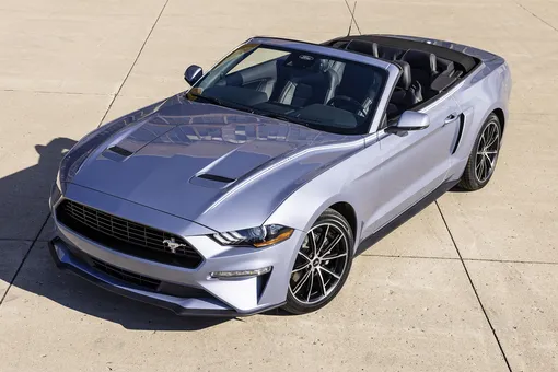 Относительно недорогой вариант современного драйверского кабриолета — Ford Mustang Convertible. При покупке следует обходить стороной варианты, которые работали в прокате на юге России