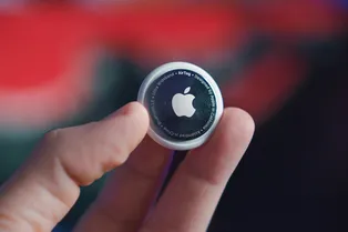 Apple готовит ИИ-гаджет: как он будет выглядеть и кому станет полезен?