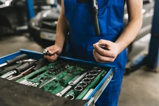 Нет машин – нет запчастей: почему ремонт китайских автомобилей в России рекордно подорожает в концу года