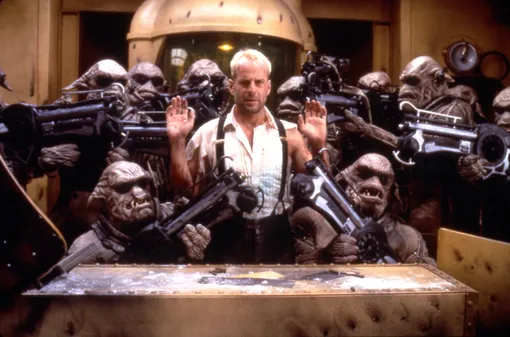 Брюс Уиллис в фильме «Пятый элемент» (1997) Лучшие фильмы