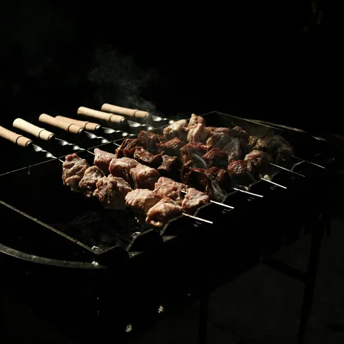 Айтишники в прошлом: в Китае открыли колледж, где будут учить жарить шашлык