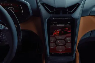 Lamborghini посадит в свои суперкары «цифрового ИИнструктора»