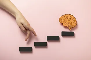 Минус 3 года за 3 месяца: невролог из США раскрыл программу омоложения мозга