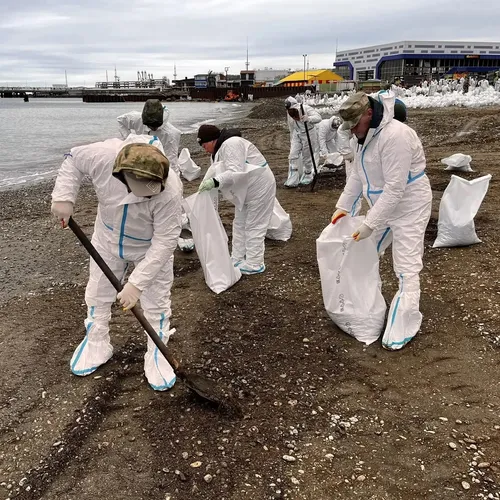Курортного сезона не будет? Как разлив мазута в Черном море повлияет на туризм