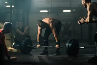 Удивительное упражнение из СССР, про которое все забыли: его использовали самые жесткие качки Союза