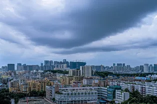 Москву накрыл холодный фронт: погода и магнитные бури в столице 25 мая Москву накрыл холодный фронт: погода и магнитные бури в столице 25 мая