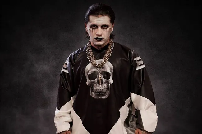 Срыв концертов и судебные иски: за что в России «отменяют» рэпера Ганвеста